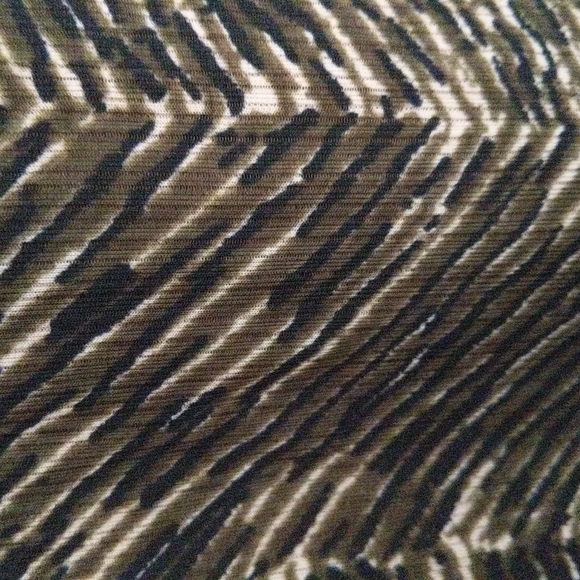 Citiknits stretchy tunic with gold metal decoation - Picture 4 of 4